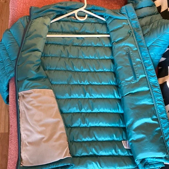 Women's Teal Puffer Jacket - Picture 14 of 15
